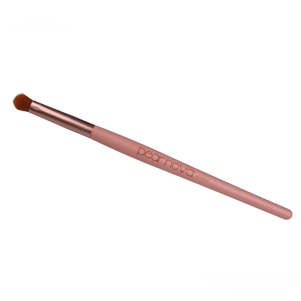 Pear Nova lid focus eyeshadow brush